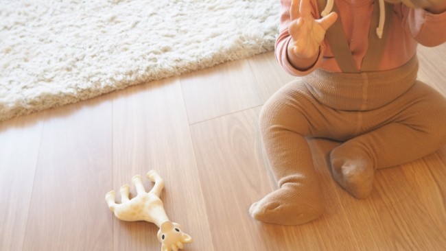 《秋冬の出産祝いにも♡》着せやすくてあったかい、大人気サスペンダータイツの着回しコーデ♪