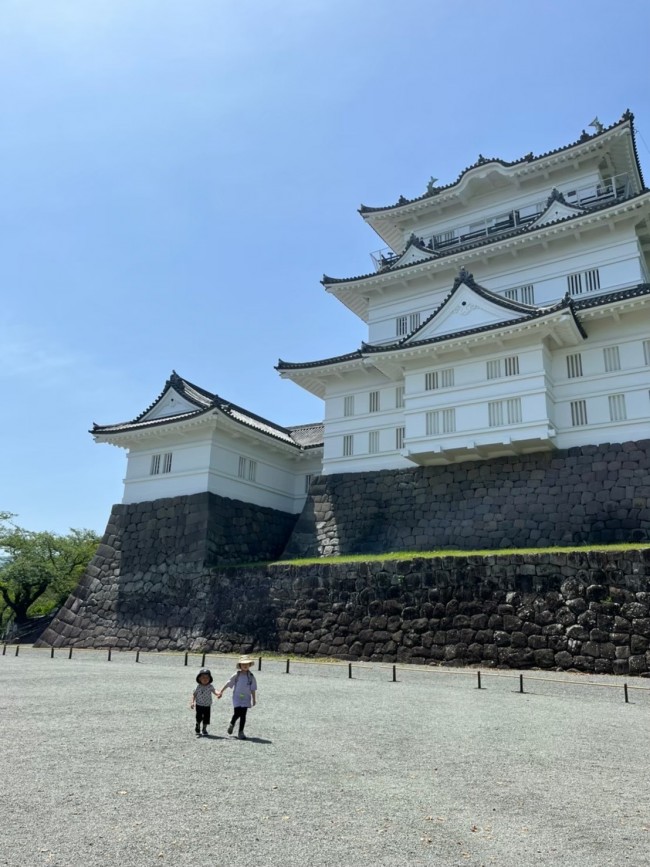 小田原城周辺の売店でおやつを買って食べたりも楽しい♪