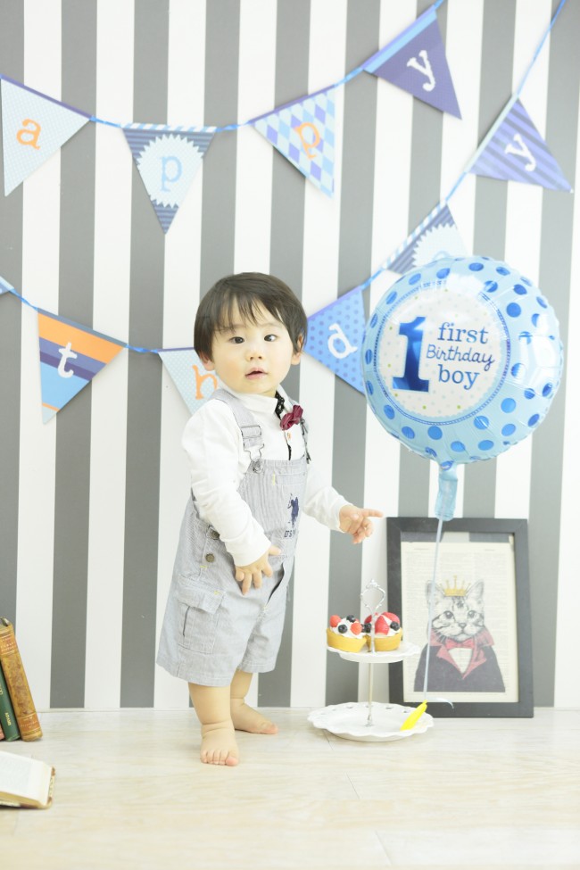 衣装はレンタルでも持ち込みでも可でした。ふだんは着ないような衣装で撮ったり、記念にオムツ姿でも撮りました