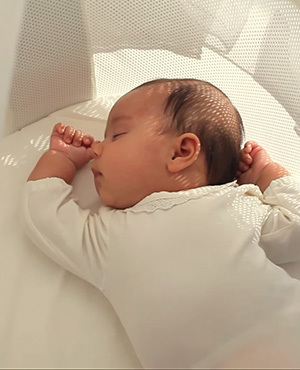 ベビーベッドと布団 どっちがいいの 我が家の体験談 先輩ママに聞いた ねんねのときのやっていいこと ダメなこと 代官山スタイル By Blossom39 ベビーベッドと布団 どっちがいいの 我が家の体験談 先輩ママに聞いた ねんねのときのやっていいこと ダメなこと 代官山スタイル By Blossom39