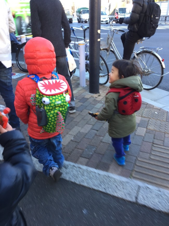 初詣や人が多い場所へのおでかけは 迷子防止や安全対策に 子どもを守るハーネス付きリュックを使ってみました 代官山スタイル By Blossom39