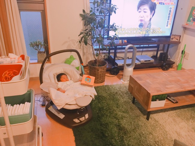 赤ちゃんの定位置はどこ バウンサーorスウィング ママたち愛用の室内ベビー用品を 比べてみました 代官山スタイル By Blossom39 赤ちゃんの定位置はどこ バウンサーorスウィング ママたち愛用の室内ベビー用品を 比べてみました 代官山スタイル By Blossom39