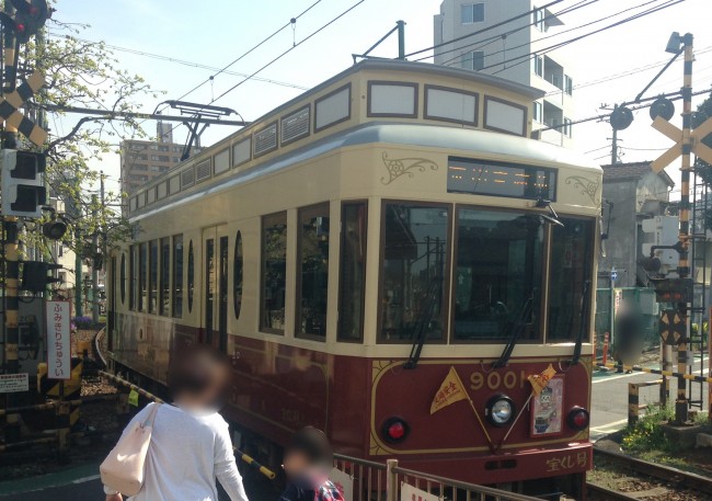 東京では珍しい路面電車。都電荒川線に乗ってでかけます♪