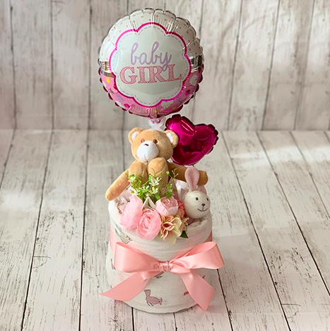 ピンク・ブルー・イエローなどカラー別に可愛いケーキが。オーダーすることも可能です