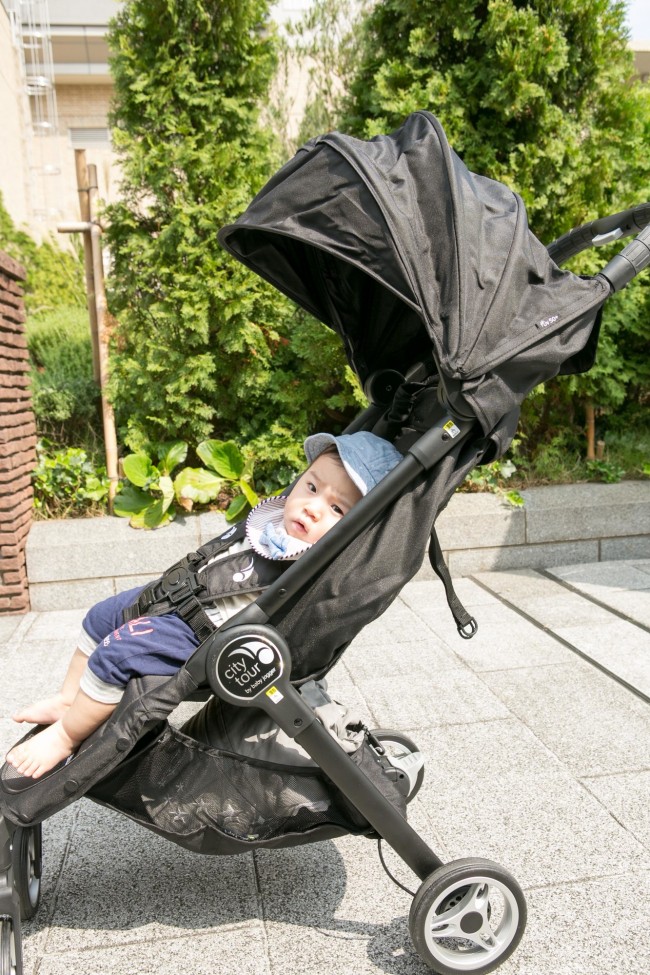 丸みのあるフードなので、成長して背が高くなっても窮屈ではなさそう