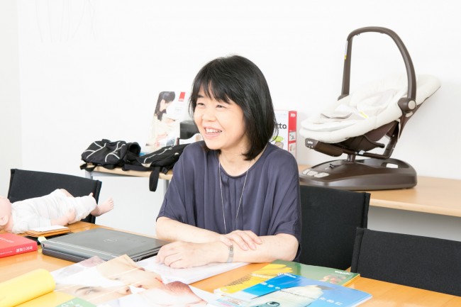 やさしい河崎さんの笑顔から、赤ちゃんのためのものづくりに対する熱い想いが溢れてきます