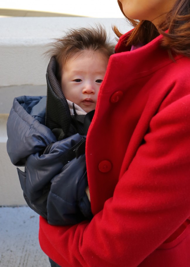 秋生まれベビーの外気浴 おさんぽデビューは 寒さ対策を 秋 冬の新生児のおさんぽのポイント 代官山スタイル By Blossom39 秋生まれベビーの外気浴 おさんぽデビューは 寒さ対策を 秋 冬の新生児のおさんぽのポイント 代官山スタイル By Blossom39