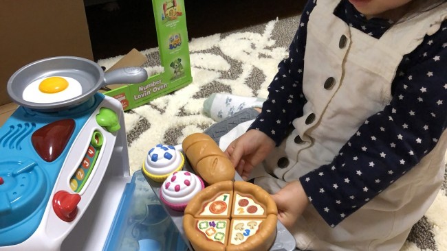 《クリスマスプレゼントに♡》娘のお気に入り! 楽しい仕掛けがたくさん詰まった、英語のおままごと知育玩具♪