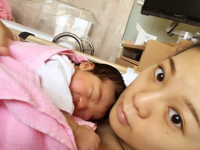 新生児ってなんともいえない究極の可愛さ…! 写真を見返すと、この時にタイムスリップしたくなります