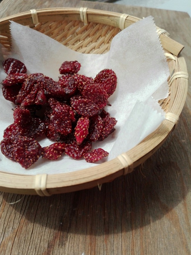ドライいちごは、そのままでも、焼き菓子などに入れても◎