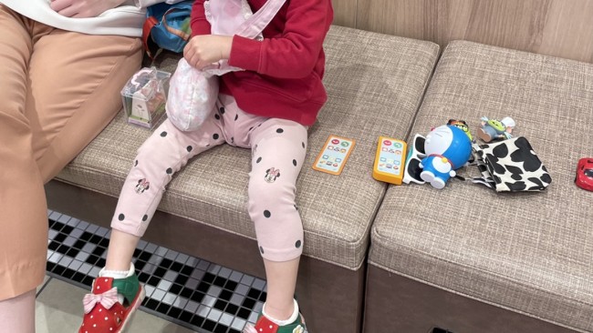 《今日はどのバッグでいく?》 2〜3歳におすすめ♪ お出かけを楽しく&ラクにする、子どものかばん選び