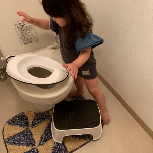 現在、トイトレ中の娘。ビョルンのトイトレシートとステップで頑張っています