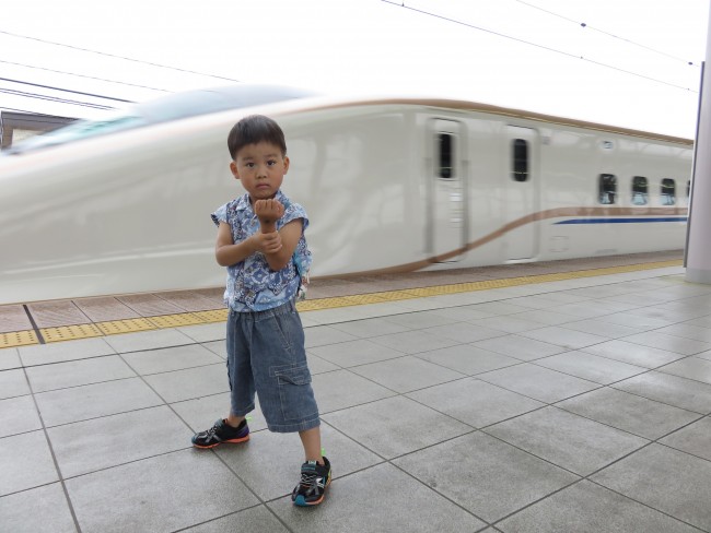 我が家が子連れで北陸新幹線に乗ったときのレポートです
