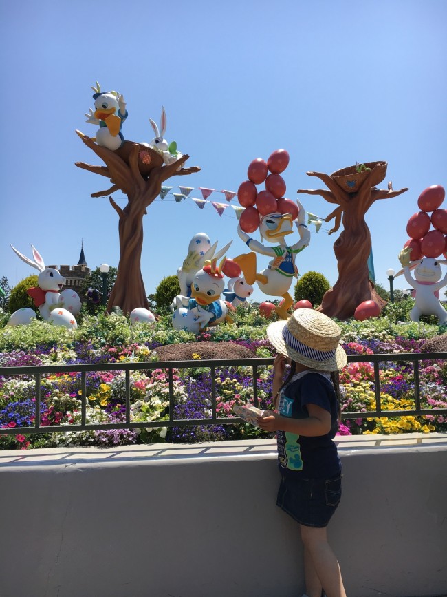 季節のイベントで装飾されたパーク内。それを見ているだけでも楽しい気分に!