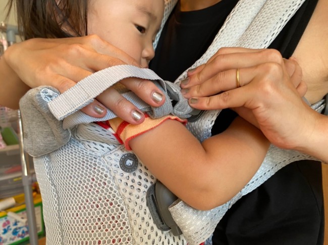 対面 前向き おんぶ ベビービョルンの新作 ハーモニーを試してみました 装着の手順と ここがポイント 代官山スタイル By Blossom39 対面 前向き おんぶ ベビービョルンの新作 ハーモニーを試してみました 装着の手順と ここがポイント 代官山スタイル By Blossom39