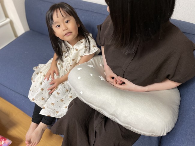 長女が赤ちゃんのときも大活躍した授乳クッションですが、長男出産に合わせて新調することに