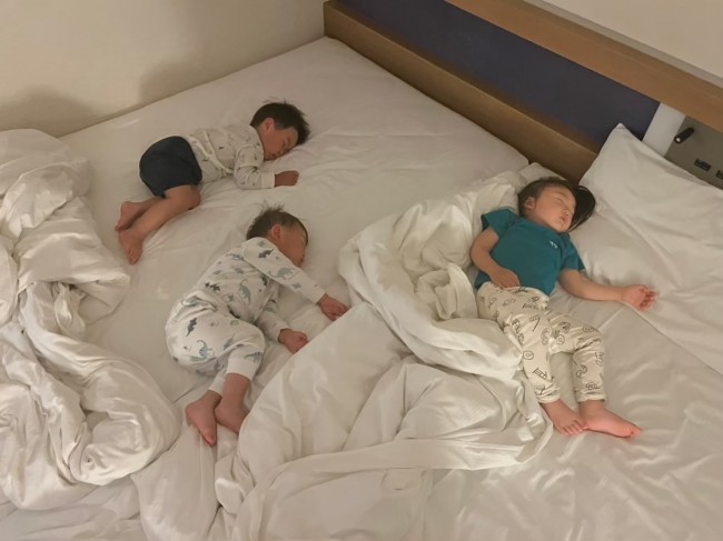 コテっという感じにはいかなかったですが、子どもたちが寝たのでママもひと安心