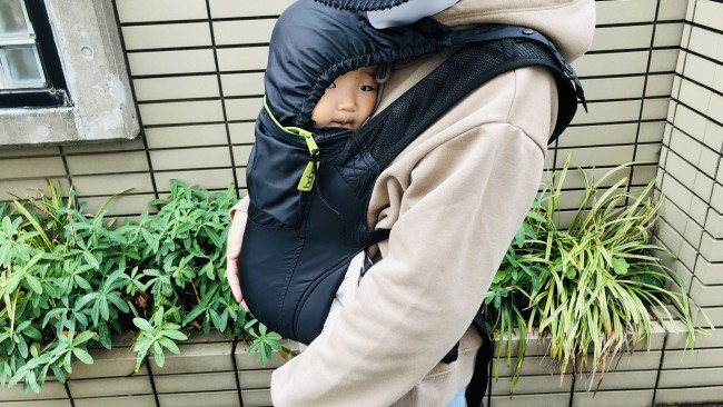 《冬こそボバAir!》コートの季節にぴったりの、コンパクト抱っこひも大活躍中♪