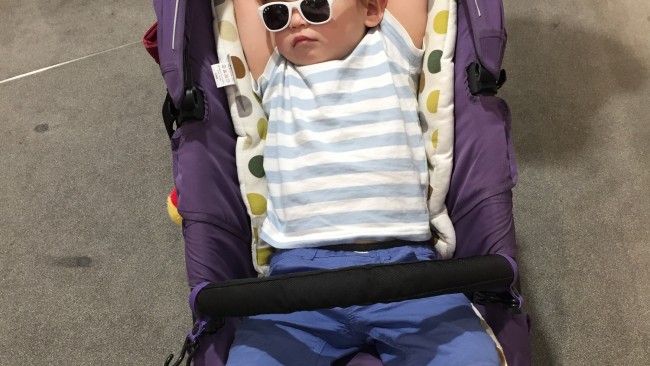 《子どもの日焼け対策は…頭・手足・目に注意》暑い日もこれで乗り切る! ベビー&キッズのおでかけ、必須の3アイテム♪