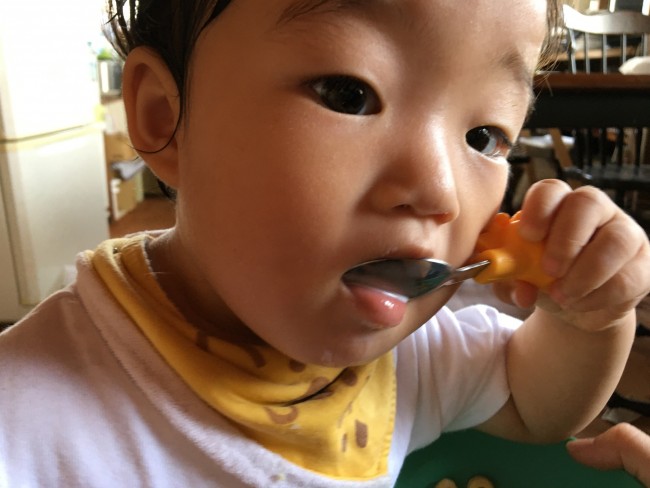 自分で食べられる 子どものつかむ 食べるを研究したスプーン フォーク 正しい持ち方で楽しく食べよう 代官山スタイル By Blossom39
