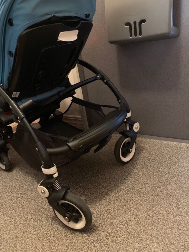 大きなバーではないので、取り付けたままでok&デザインも崩しません