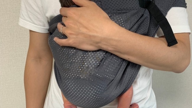 《サッと抱っこで快適♪》スリング系抱っこひも、ミニモンキーって? 第二子以降&夏におすすめ!