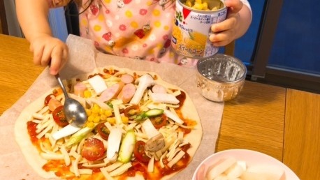 《秋のおうち時間が充実♡》ちぎる、こねる、伸ばす、丸める…、2歳からできる簡単クッキング!