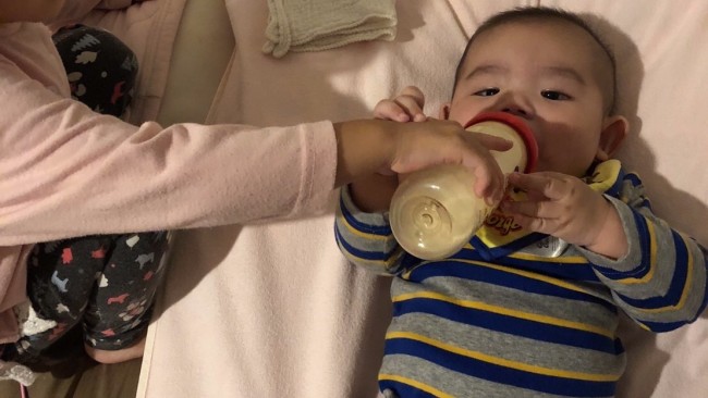 《10歳&3歳の姉とはちがう!》末っ子長男の誕生で我が家に登場した、目からウロコの便利アイテム
