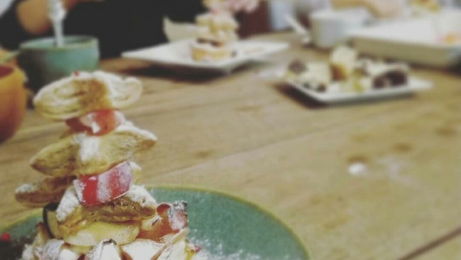 《どうする?今年のクリスマススイーツ》旬のりんごで、ミルフェーユツリーをつくってみよう♡