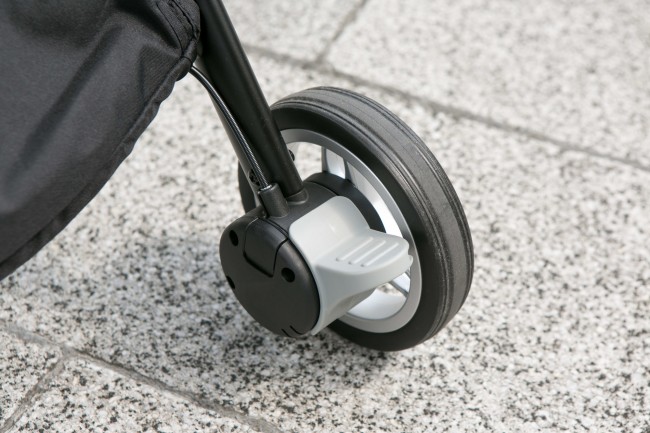 後輪にはもちろんブレーキ付き!