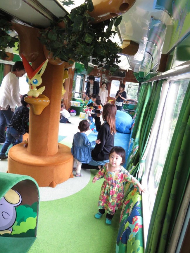 驚きのプレイルーム! 小さな子供たちはみな、大興奮です