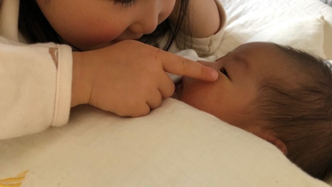 《2人目の妊娠いろいろ》上の子に、ママの妊娠・出産をどう伝える? 赤ちゃん返りへのフォローは?