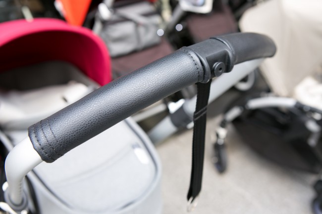 こちらがグリップ部分。細部までおしゃれを楽しみたいママたちの心をくすぐります