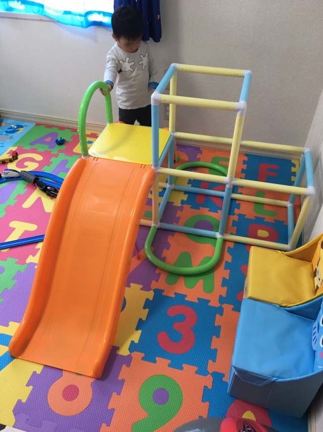 お兄ちゃんになる息子のために、家のなかで思いっきり遊べる大型玩具を!