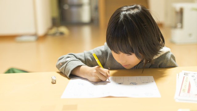 入学準備の定番だと思っていたけれど… 「学習机」の買い方が変わってきてるって本当?