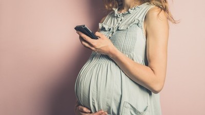 ママたちのスマホ事情♡　妊娠中〜出産・子育てに使えるママたち愛用のアプリ&ママ向けスマホケース