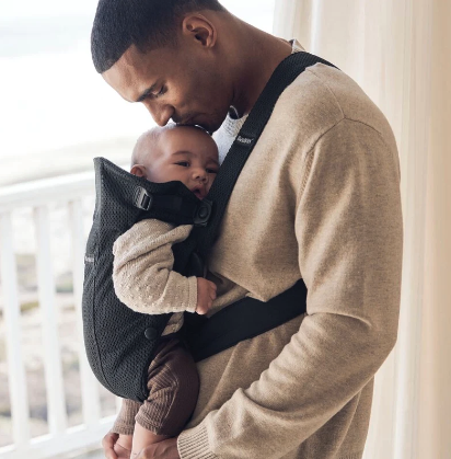 新色のブラックの他にもモダンなグレーや、珍しいレパード柄等、バリエーション豊かなカラー展開