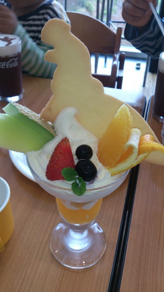 恐竜パフェに