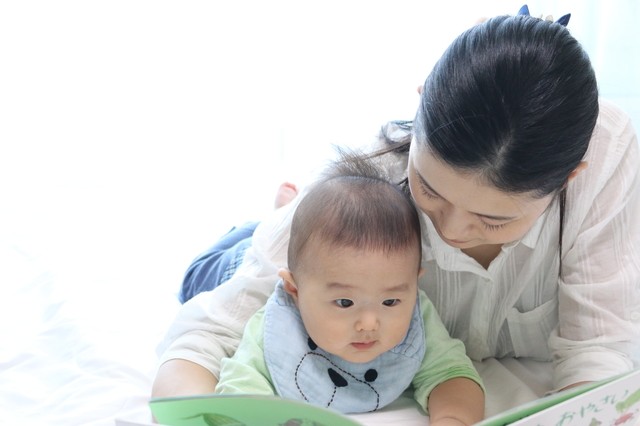 子どもとの読書タイムは、ママにとってもかけがえのない時間です