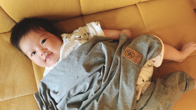 《夏に大活躍!》自然素材で紫外線98%カット♪ ママとベビーの夏の必需品は、多機能UVブランケット