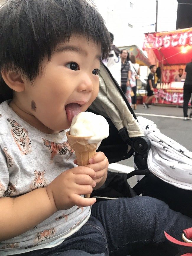 スイカなどみずみずしいものが大好きな息子は、夏のオムツ交換が頻回に！