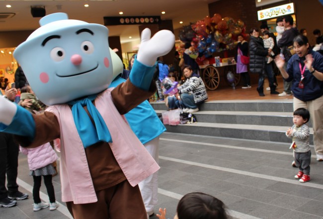 無料エリアでのショーは、混雑時は場所取りをしておいた方がいいかも