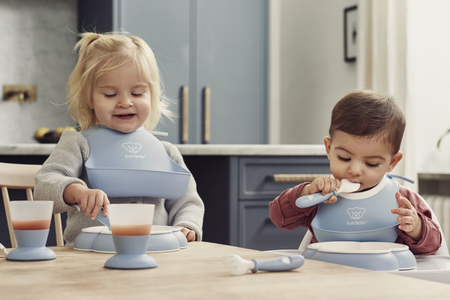 これまでいくつ買ったかわからない、ビョルンのスタイ。現在のラインナップはペールカラーで大人っぽい!