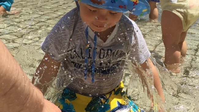 《もうすぐ夏本番!》ベビー&キッズの、水遊びデビューの必需品って?