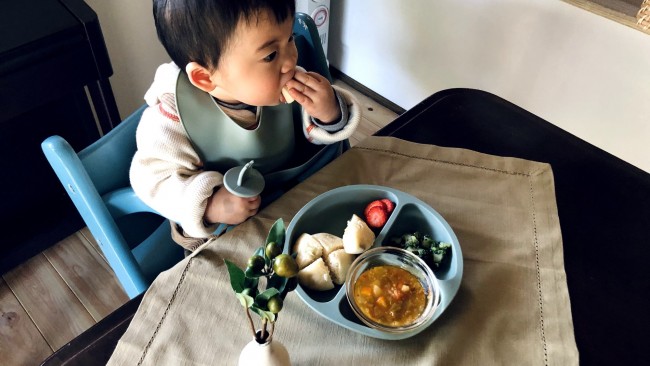 《子どもの食べたい気持ちに寄り添う♪》いつもの食卓をおしゃれに彩る、シリコンミールセットが新登場♡