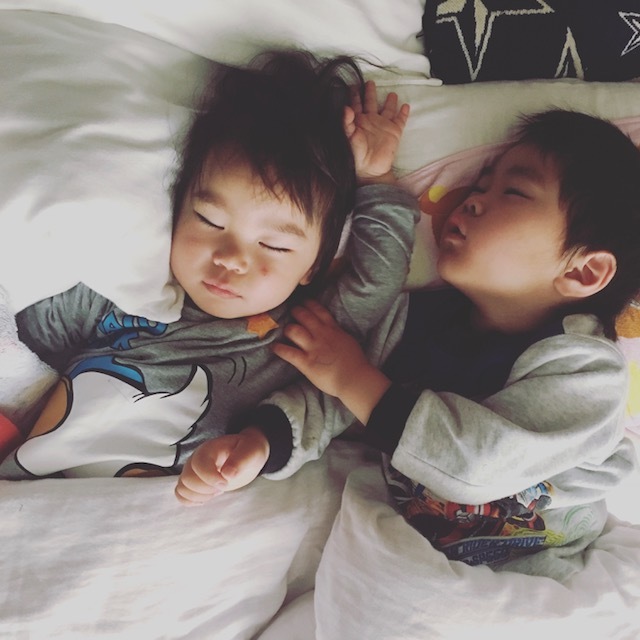 子どもの寝かしつけあるある ママたちが困っていること 解決策 まとめてみました 代官山スタイル By Blossom39 子どもの寝かしつけあるある ママたちが困っていること 解決策 まとめてみました 代官山スタイル By Blossom39