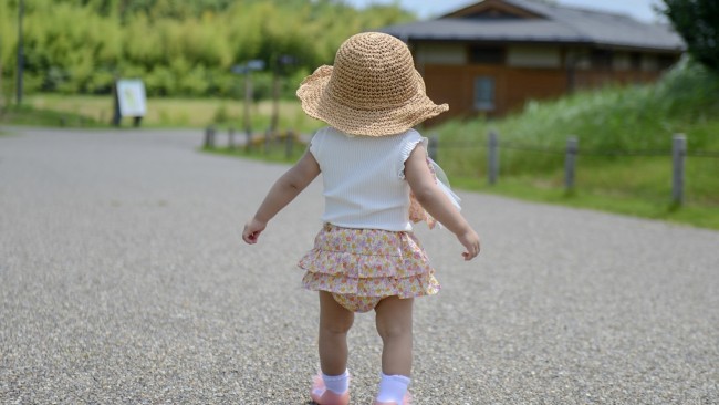 《よちよち歩きをサポート♪》我が家が選んだファーストシューズ3選、歩き心地はどんなもの?