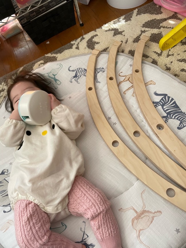 木製アーチを組み立てます