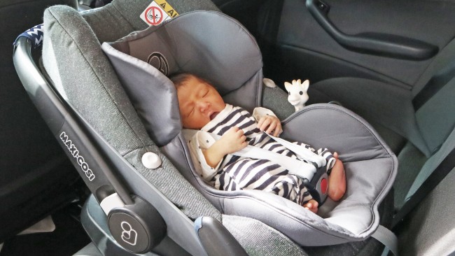 《我が家のチャイルドシート遍歴》後ろ向き?前向き?いつ切り替える? 2歳までの月齢に合うチャイルドシート選び