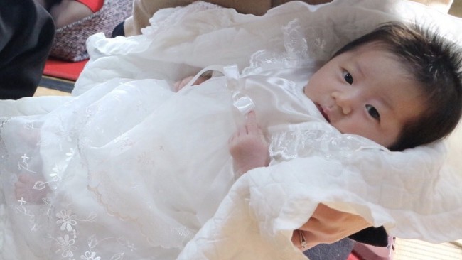 《退院・お宮参りに》どんなセレモニードレスを着せた? 記念に残る1日に、特別な一着を♡